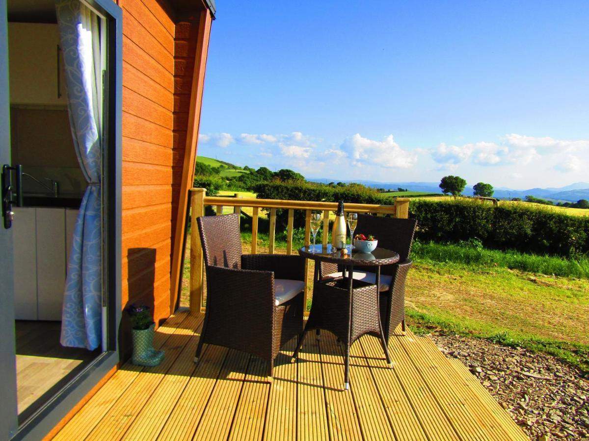 Waenfechan Glamping With Hot Tubs كولوين باي المظهر الخارجي الصورة