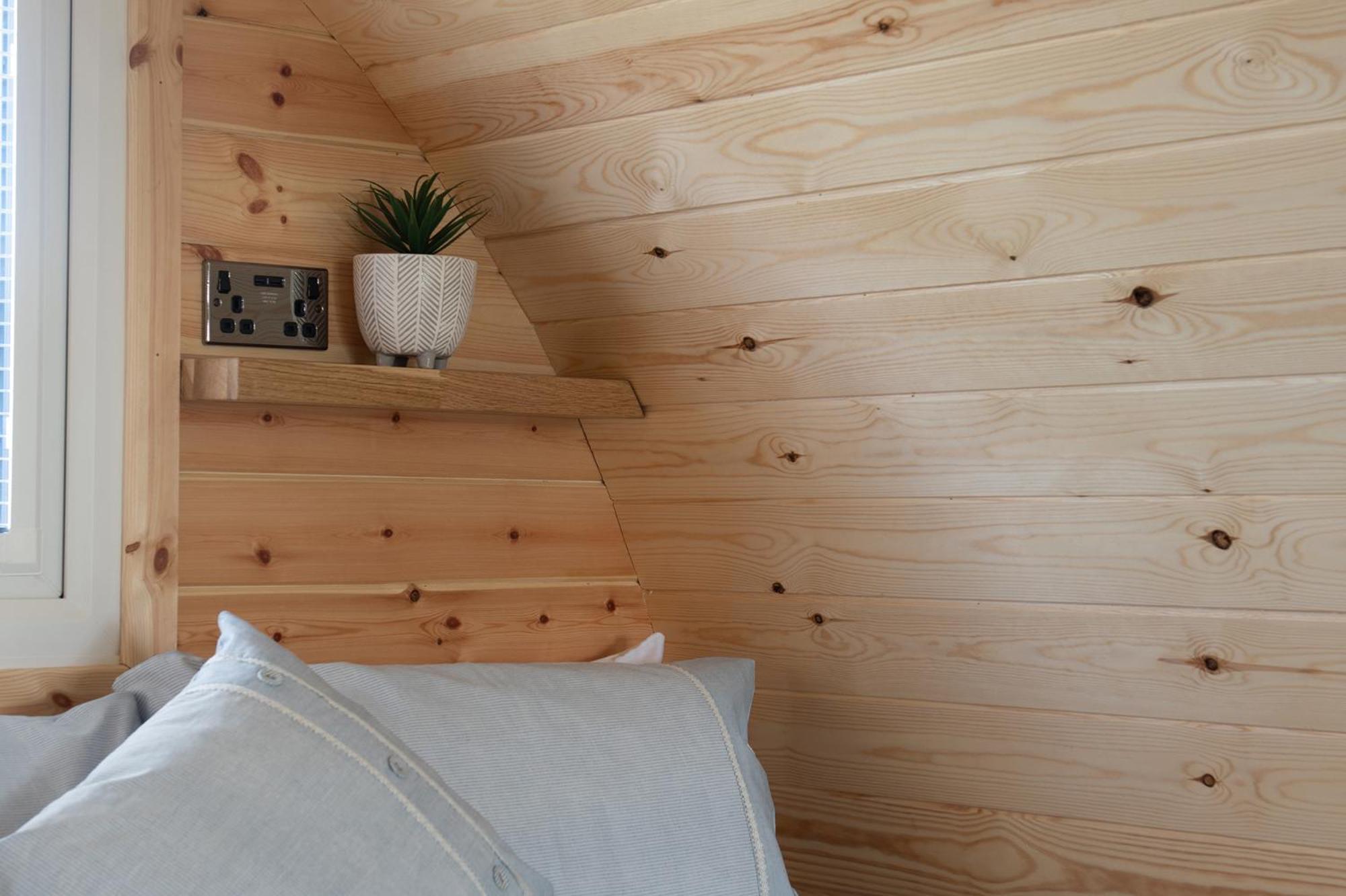 Waenfechan Glamping With Hot Tubs كولوين باي المظهر الخارجي الصورة
